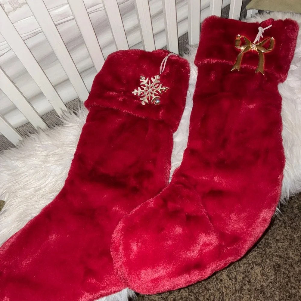 Martha Stewart Faux‎ Fur Luxurious Red Christmas Stockings w/ornaments. Set of 2